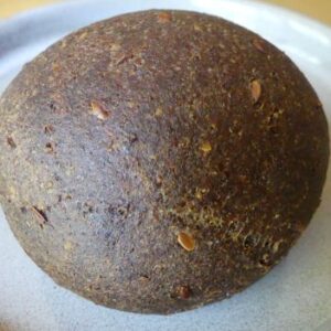 Bittersweet flaxsy (sourdough bread roll)